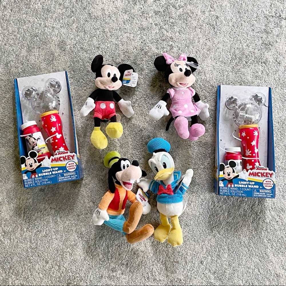 NEW Disney Bundle with Bubble Wands, Mickey, Minnie, Donald, and Goofy Plush